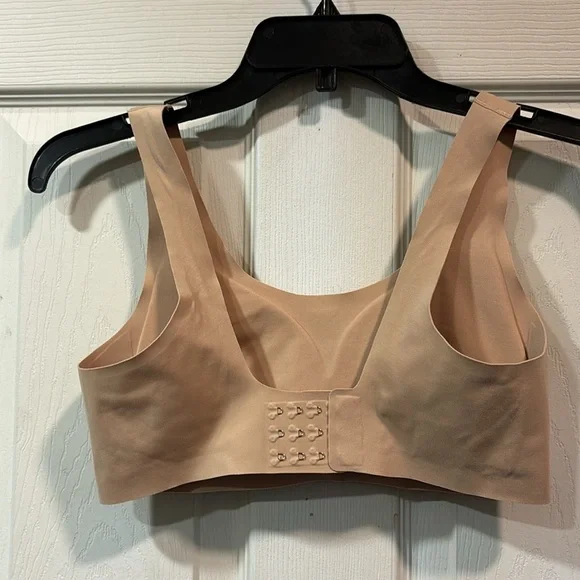 Like New! Le Mystère Smooth Shape Wireless Bra - Natural, size Small - Picture 4 of 13